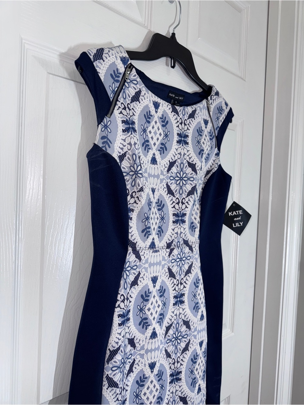Kate and Lily Navy and Light Blue Patterned Cap-Sleeve Sheath Dress size 4 NWT - Picture 6 of 12